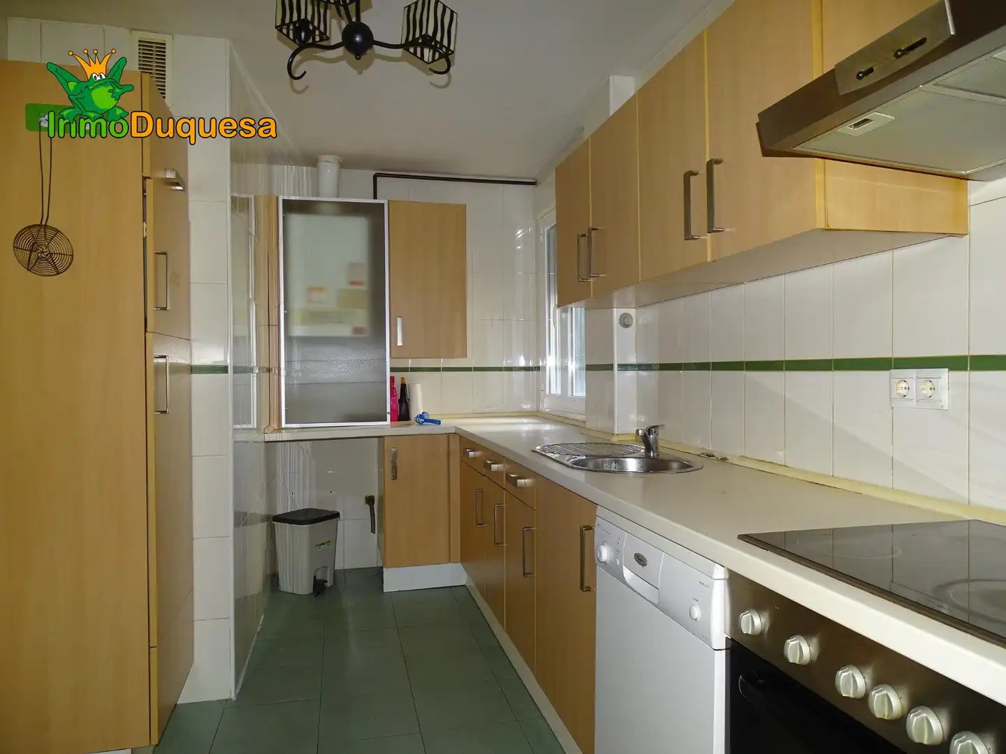 Kitchen of Flat for sale in Granada  with Air Conditioner, Heating and Storage room