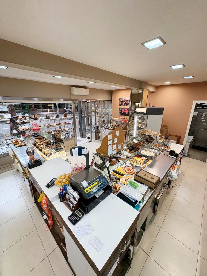 Premises to rent in Carrer de Joan Güell, Barri de les Corts, Les Corts