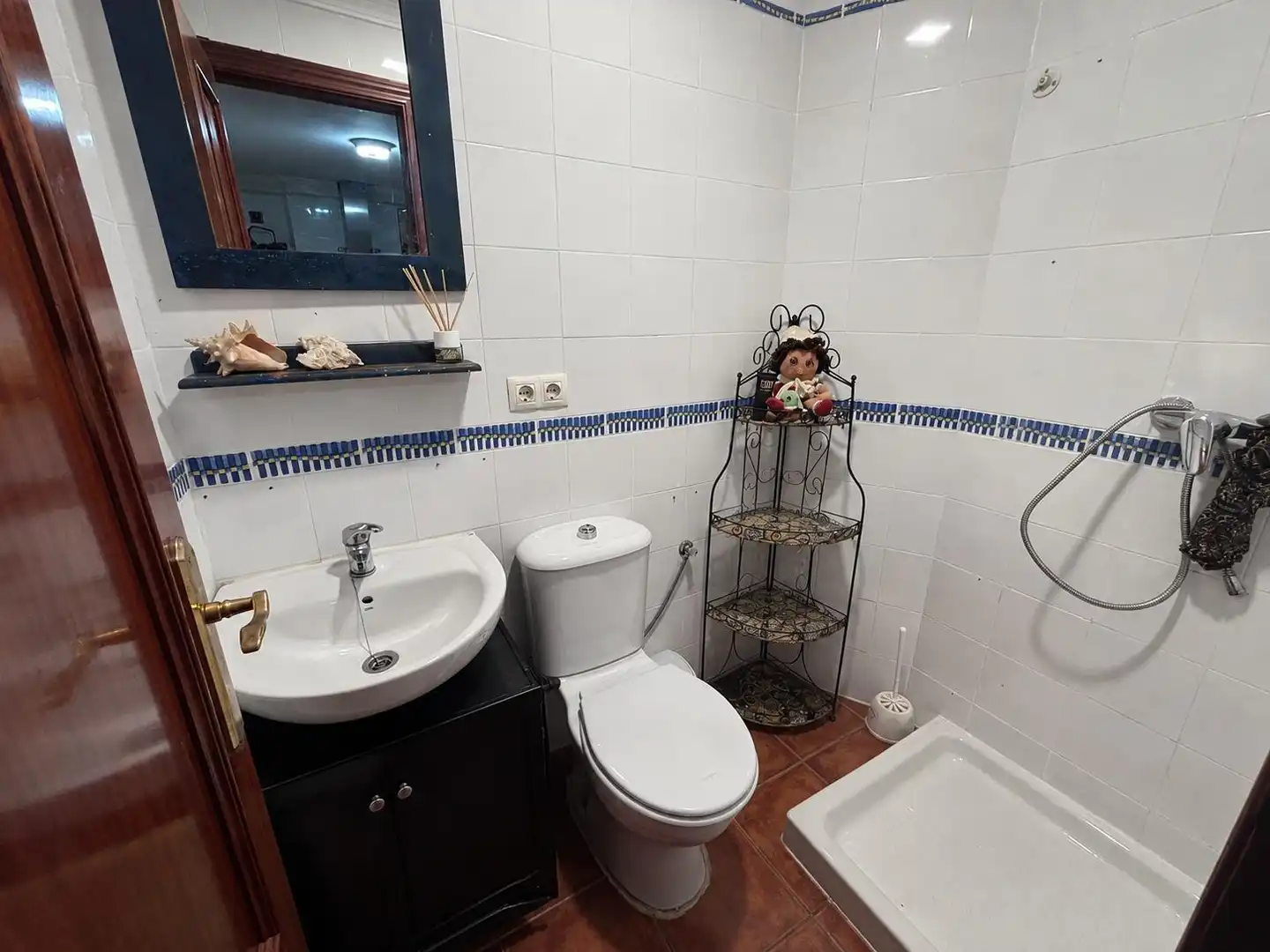 Bany de Casa o xalet en venda en Alcalá de Guadaira amb Terrassa, Traster i Balcó