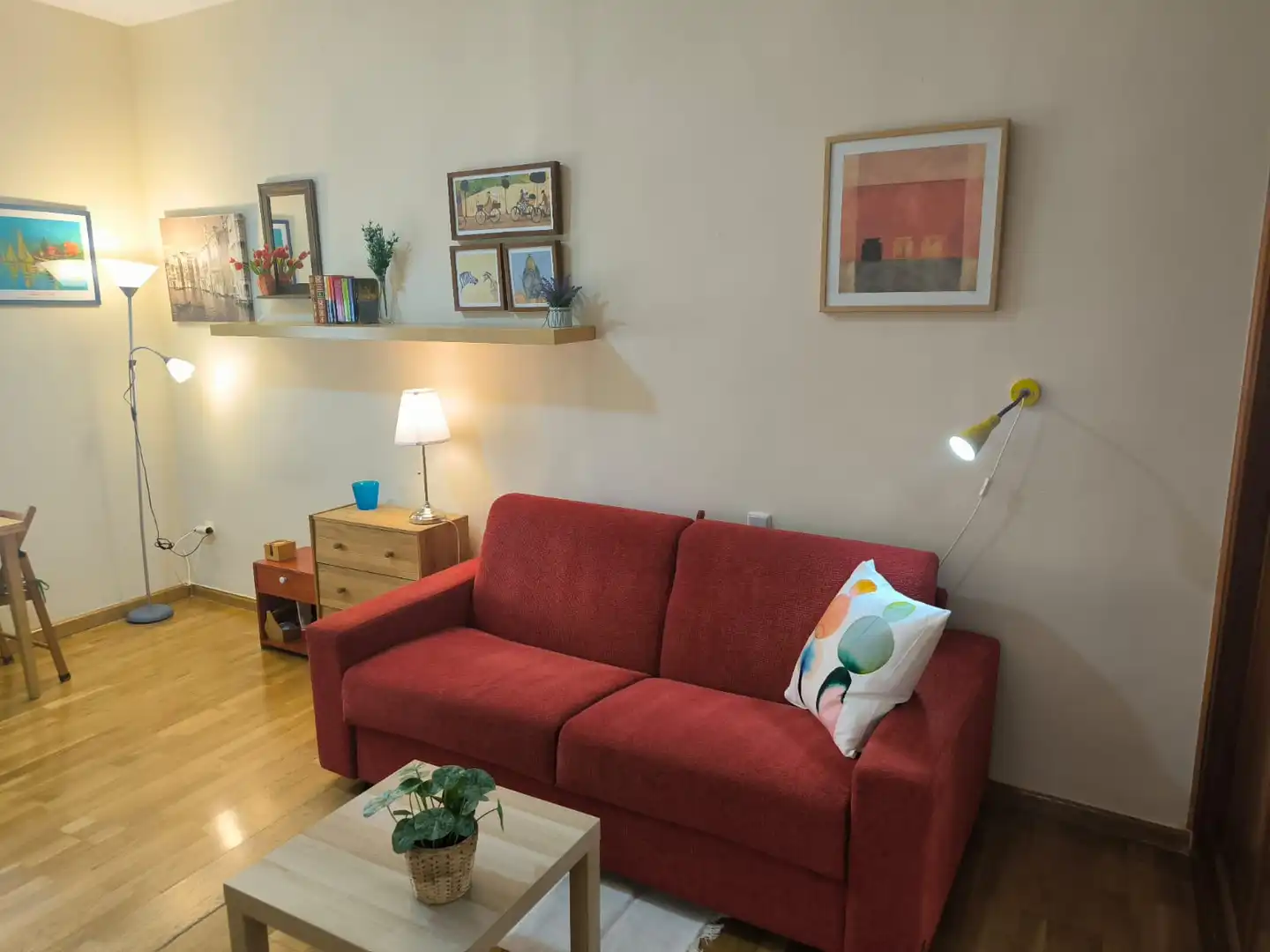Sala de estar de Estudio de alquiler en Madrid con Aire acondicionado, Calefacción y Parquet