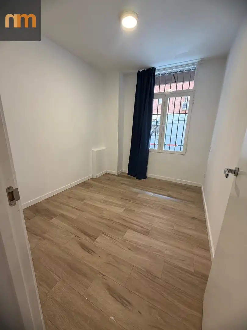 Habitación de Piso en venta en Madrid con Calefacción y Jardín privado