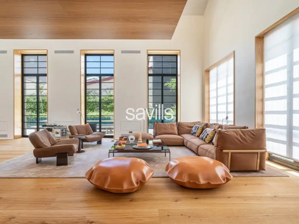 Sala d'estar de Casa o xalet en venda en Barcelona amb Aire condicionat i Terrassa
