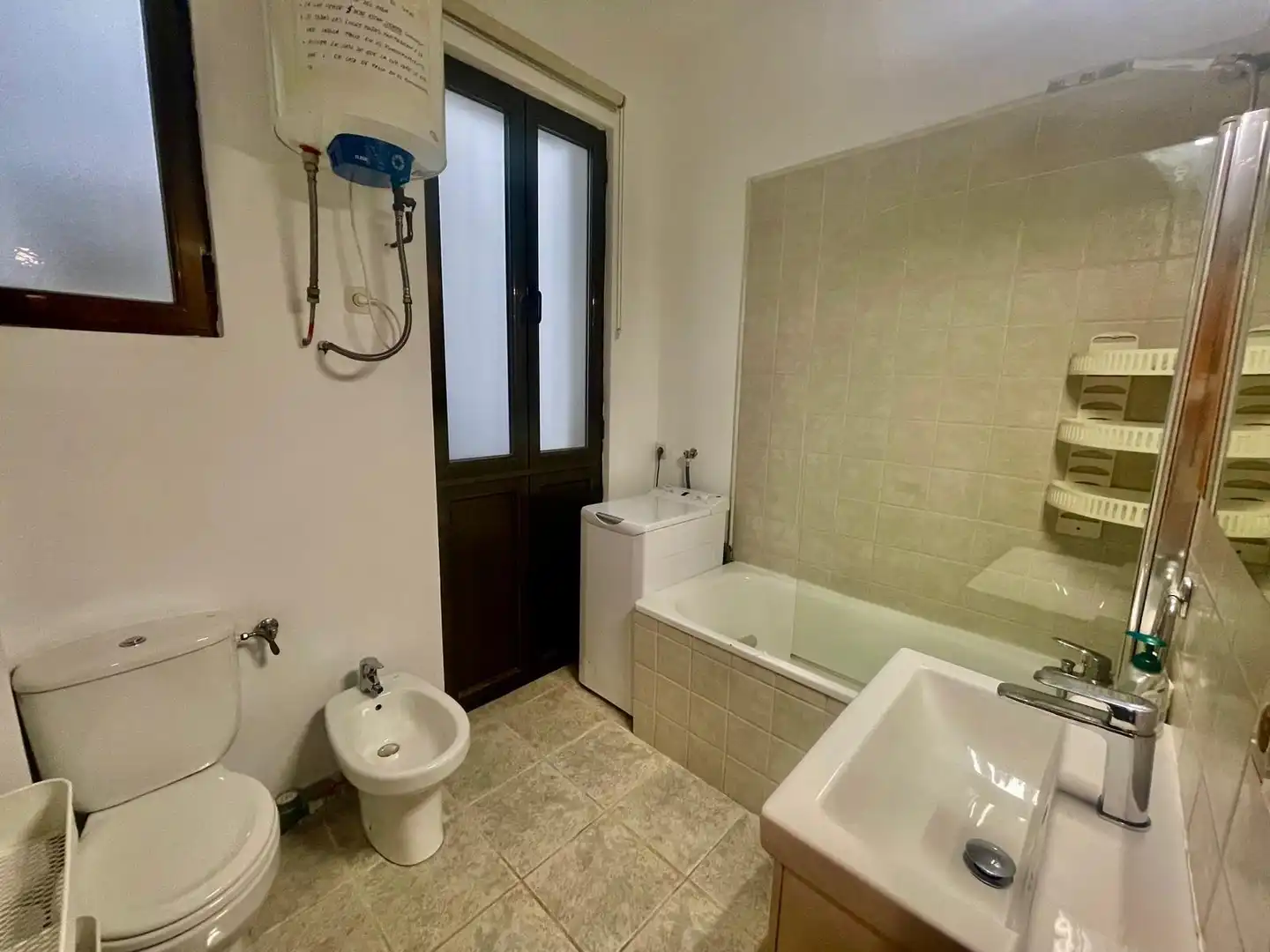 Badezimmer von Wohnung zur Miete in Madrid mit Klimaanlage, Heizung und Möbliert