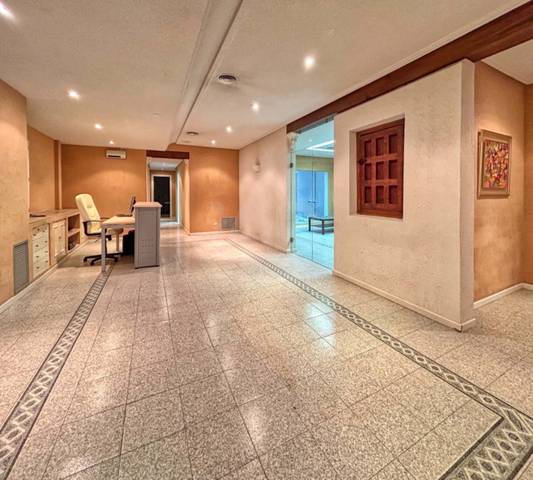 Local comercial en Alquiler en  Calle General Aguilera 6, 6 en Centro - Plaza Mayor