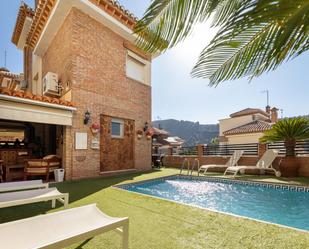 Swimming pool of Single-family semi-detached for sale in  Granada Capital  with Air Conditioner, Heating and Private garden