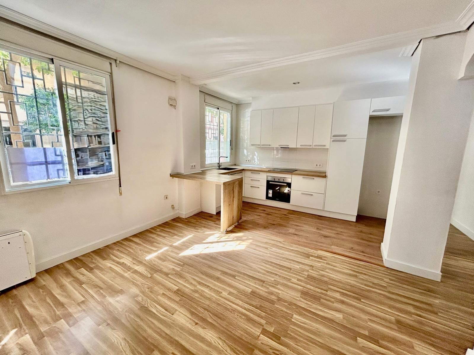 Vista exterior de Planta baixa en venda en  Valencia Capital