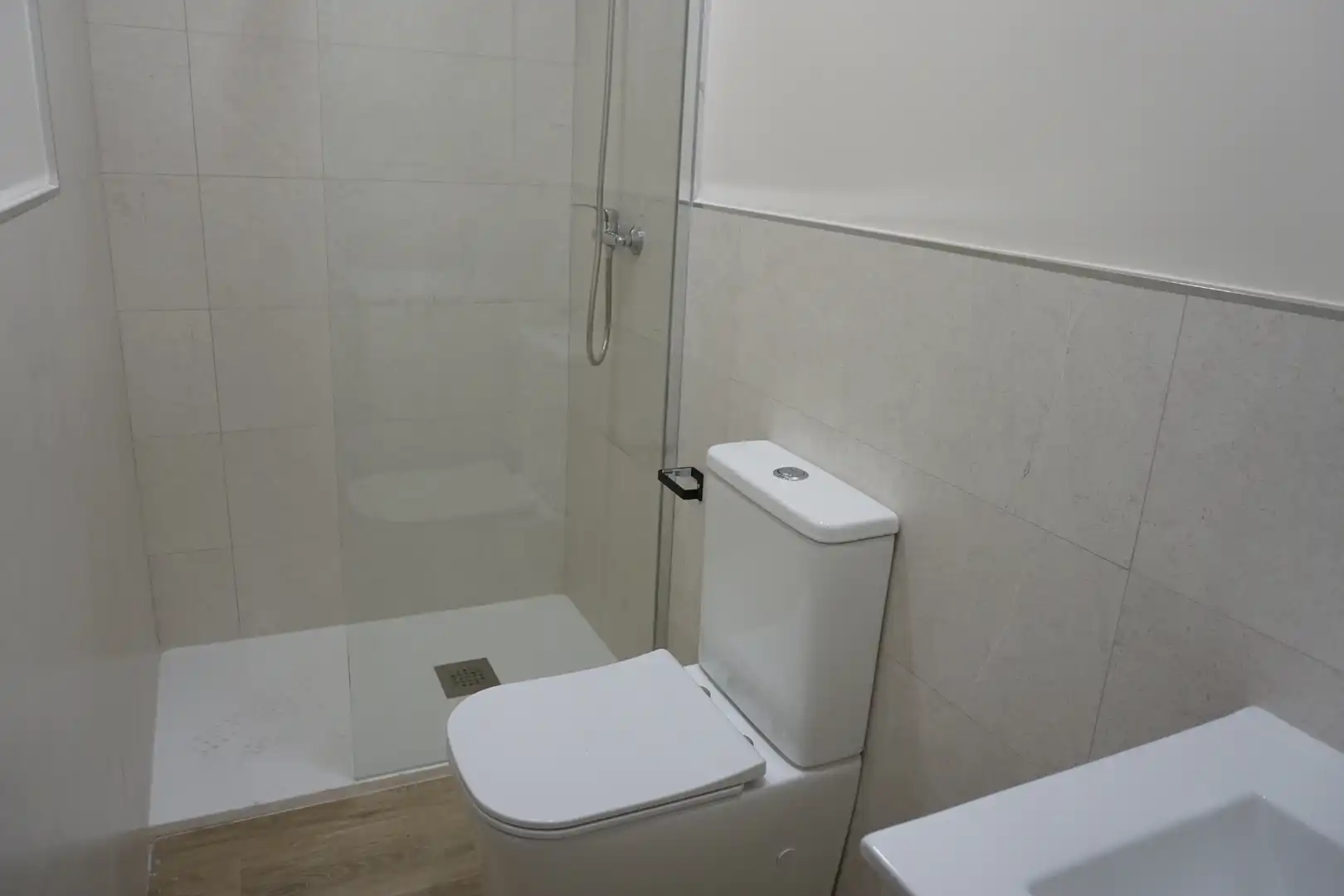 Bany de Casa o xalet per a compartir en Ávila amb Calefacció, Moblat i Rentadora