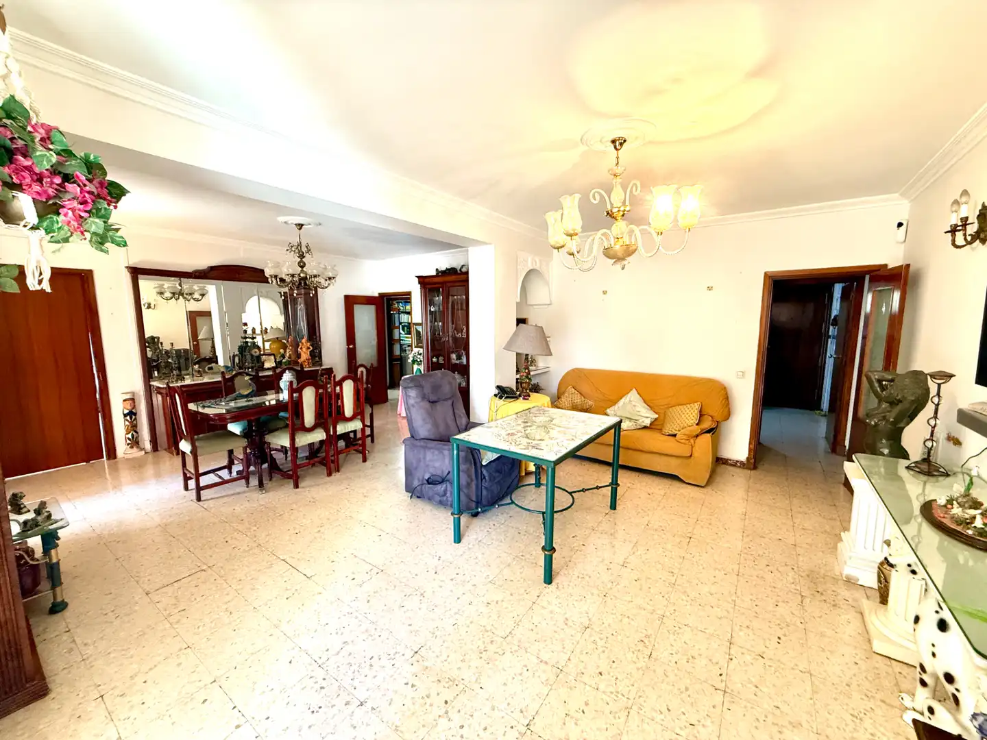 Living room of Flat for sale in Mairena del Aljarafe  with Terrace and Balcony