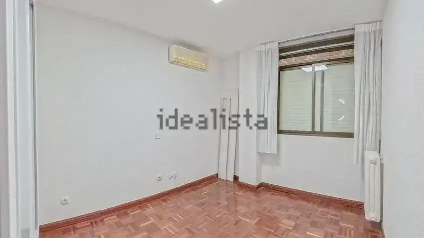 Bedroom of Flat for rent in Madrid  with Air Conditioner, Heating and Terrace