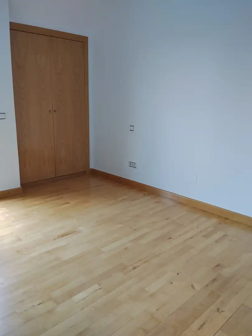 Dormitori de Dúplex de lloguer en Pozuelo de Alarcón amb Aire condicionat, Calefacció i Terrassa