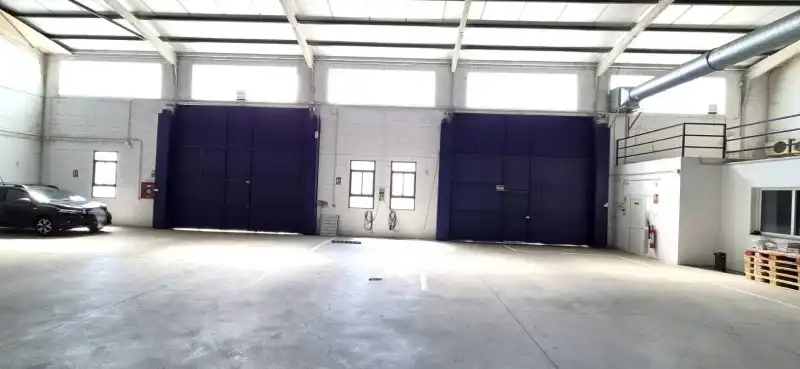 Fabrikhallen zur Miete in Plasencia