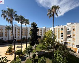 Vista exterior de Pis en venda en El Puerto de Santa María amb Aire condicionat i Terrassa
