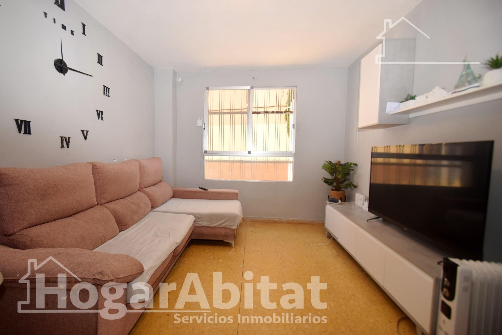 Living room of Flat for sale in Vilamarxant  with Air Conditioner and Balcony