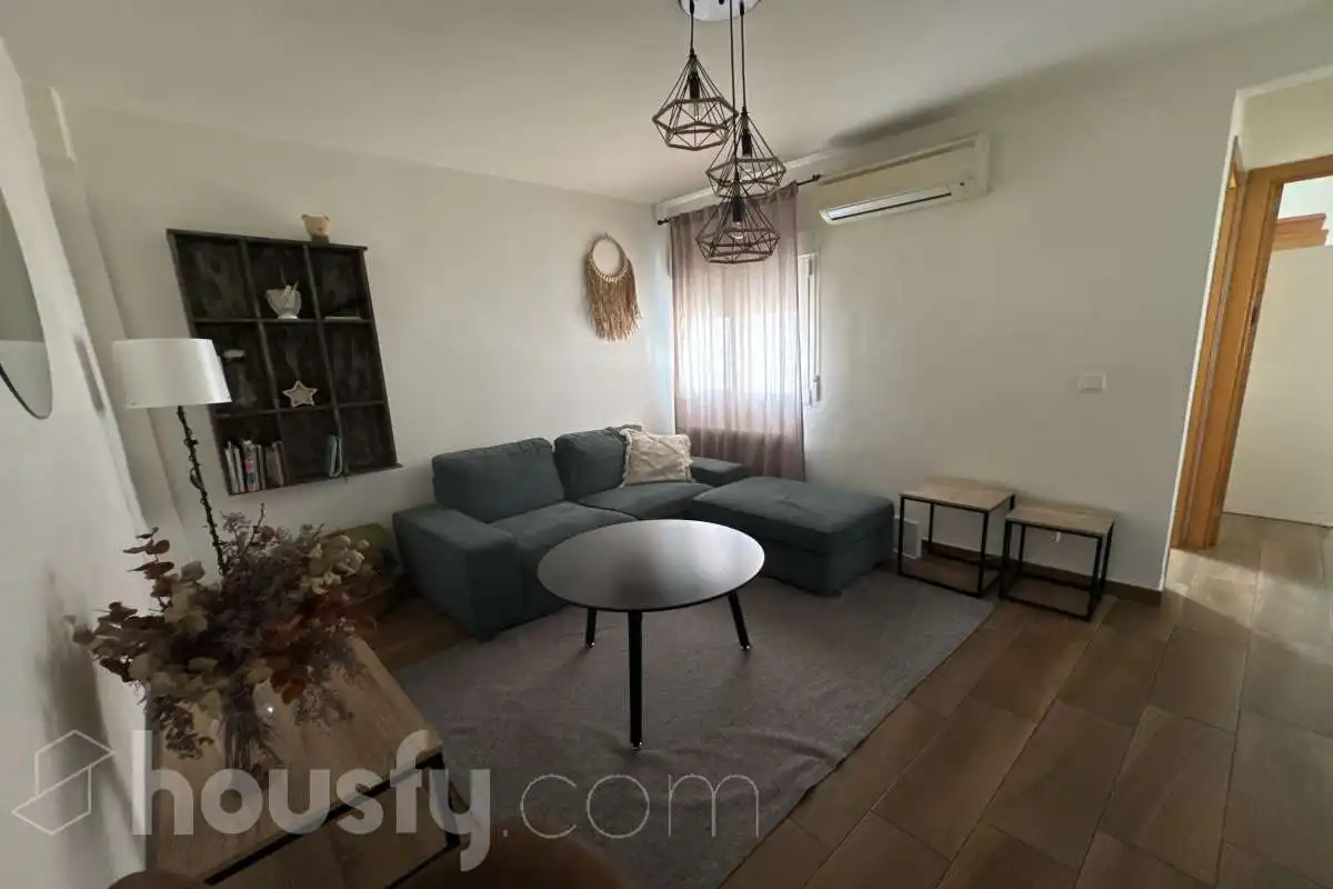 Flat for rent in Calle Ruiz de Alarnes, San Isidro