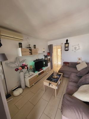 Sala de estar de Piso en venta en Benalmádena con Terraza, Amueblado y Balcón