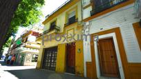 Vista exterior de Casa o xalet en venda en  Sevilla Capital amb Terrassa i Balcó