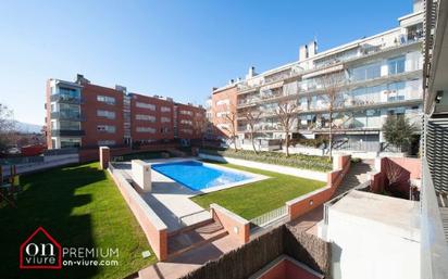 Vista exterior de Pis en venda en Sant Cugat del Vallès amb Aire condicionat i Terrassa