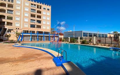 Swimming pool of Flat for sale in Guardamar del Segura