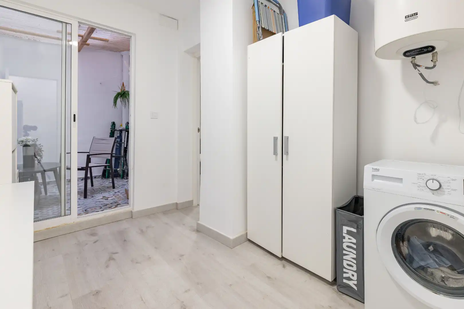 Planta baixa en venda en La Pobla de Vallbona amb Aire condicionat, Terrassa i Moblat