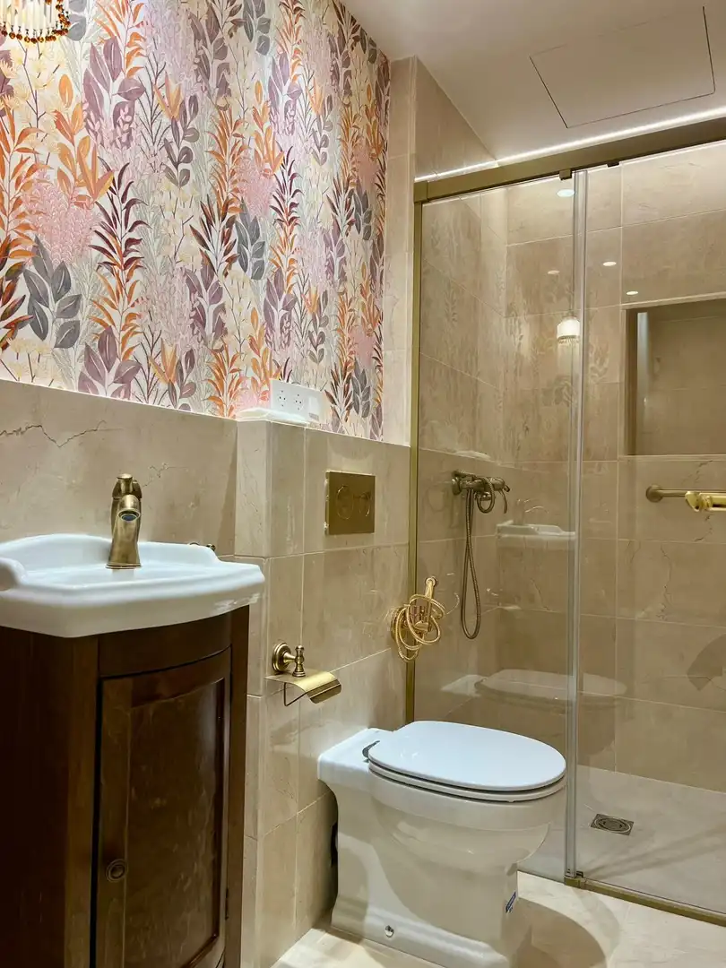 Baño de Dúplex de alquiler en Granada con Aire acondicionado y Alarma