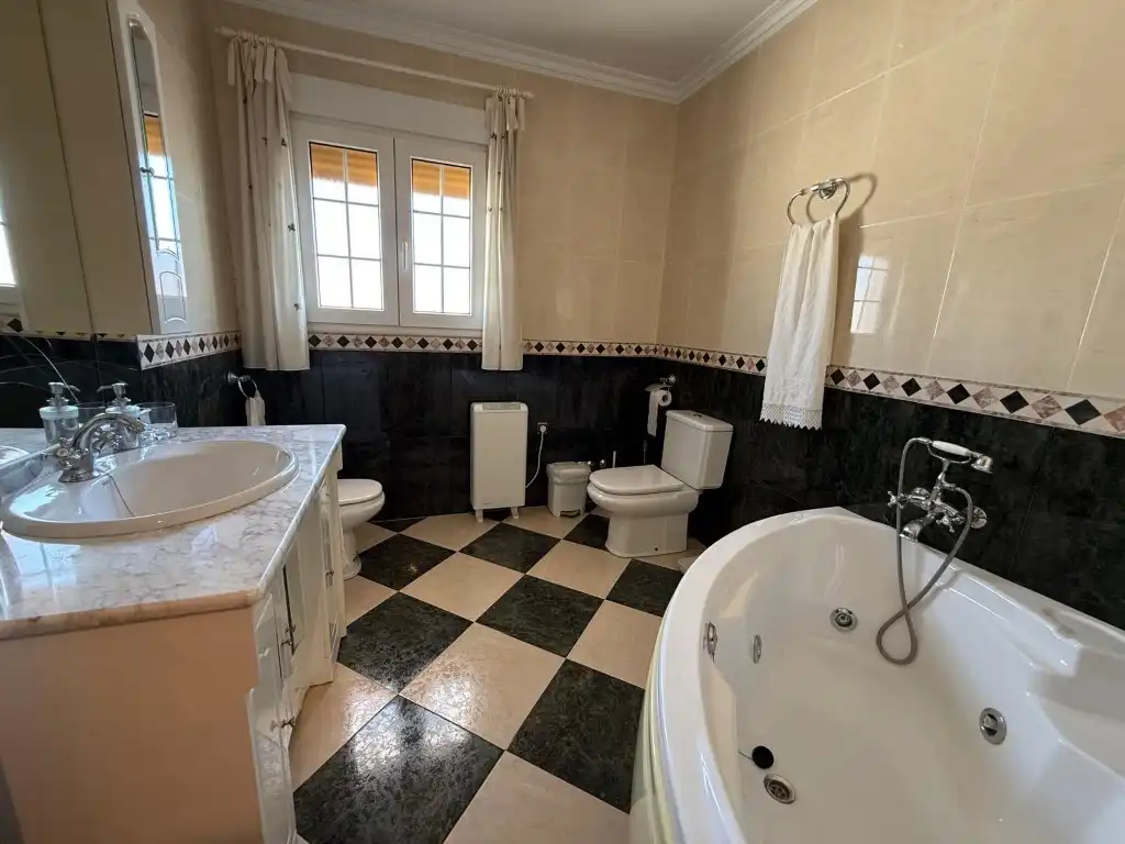 Bathroom of Houses for sale in Zafarraya  with Terrace, Storage room and Furnished