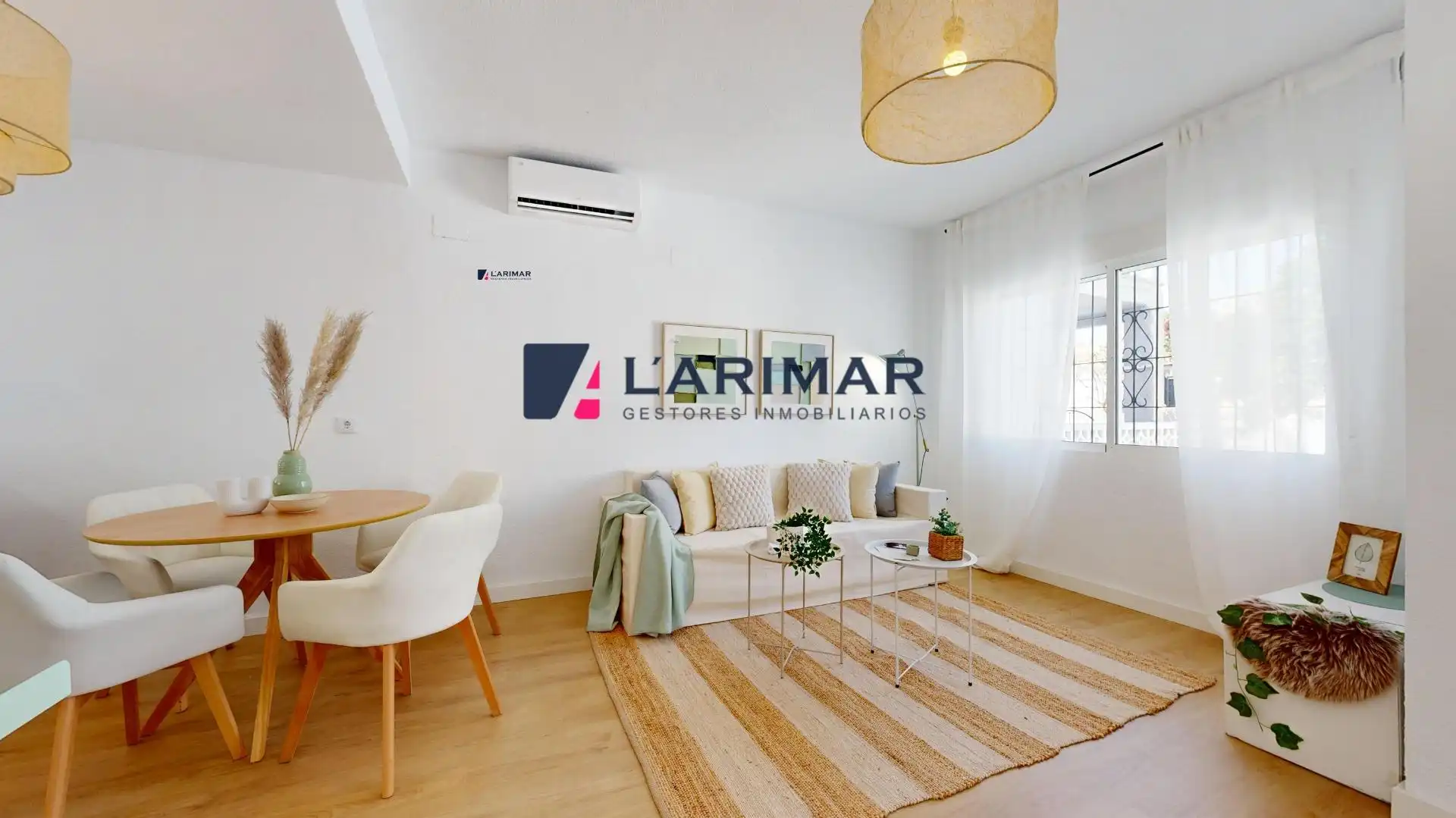 Sala de estar de Casa adosada en venta en Orihuela con Jardín privado, Terraza y Piscina comunitaria
