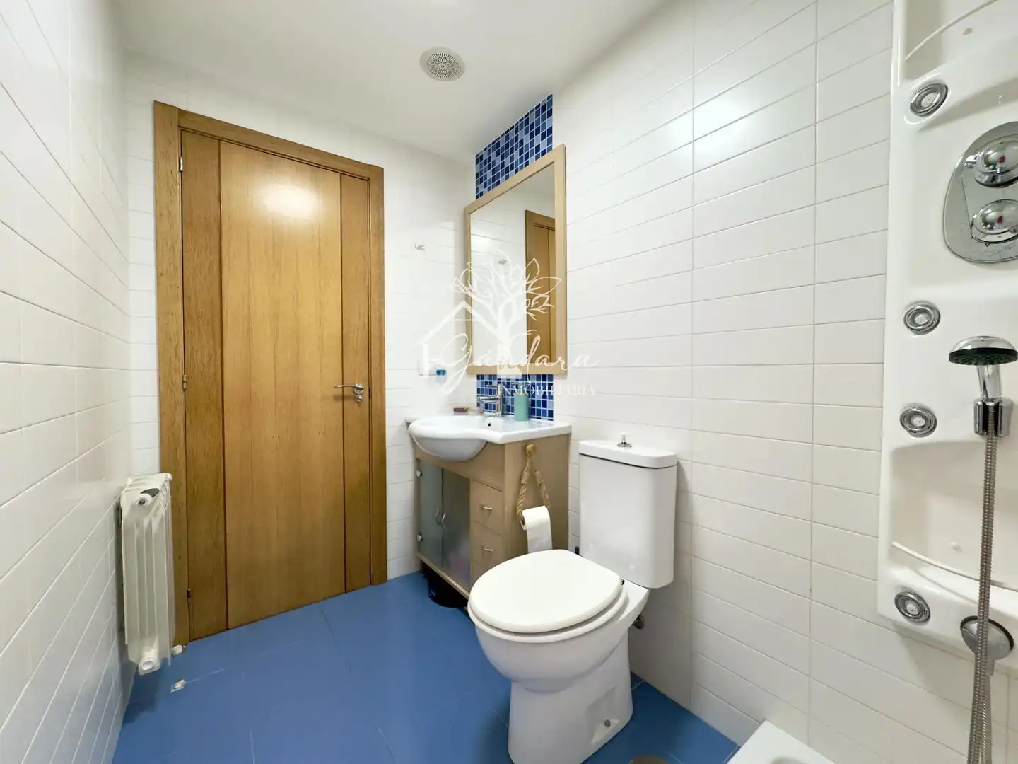 Bathroom of Flat for sale in Narón  with Heating, Parquet flooring and Storage room