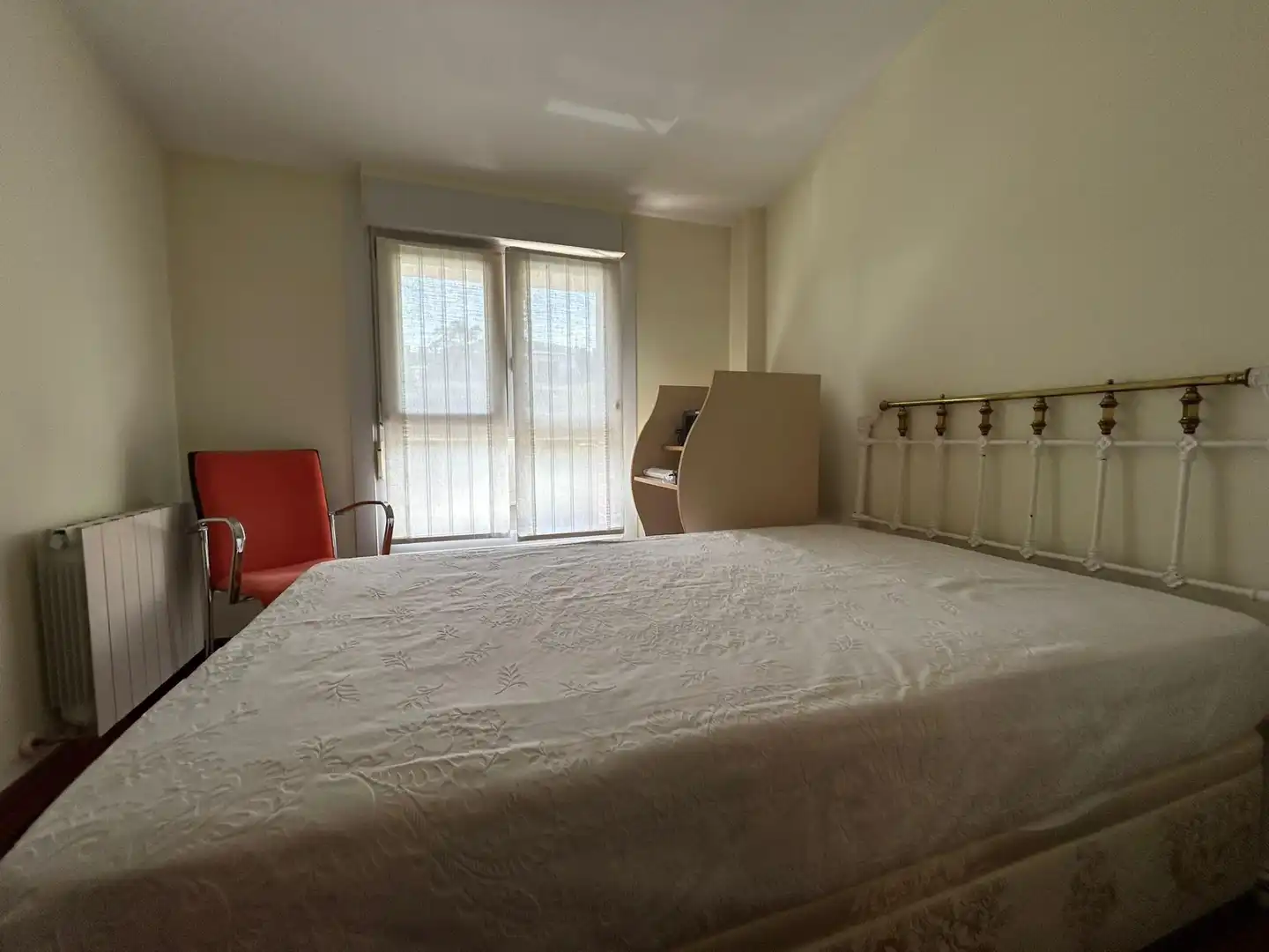 Habitación de Casa adosada en venta en Artziniega con Calefacción, Jardín privado y Terraza