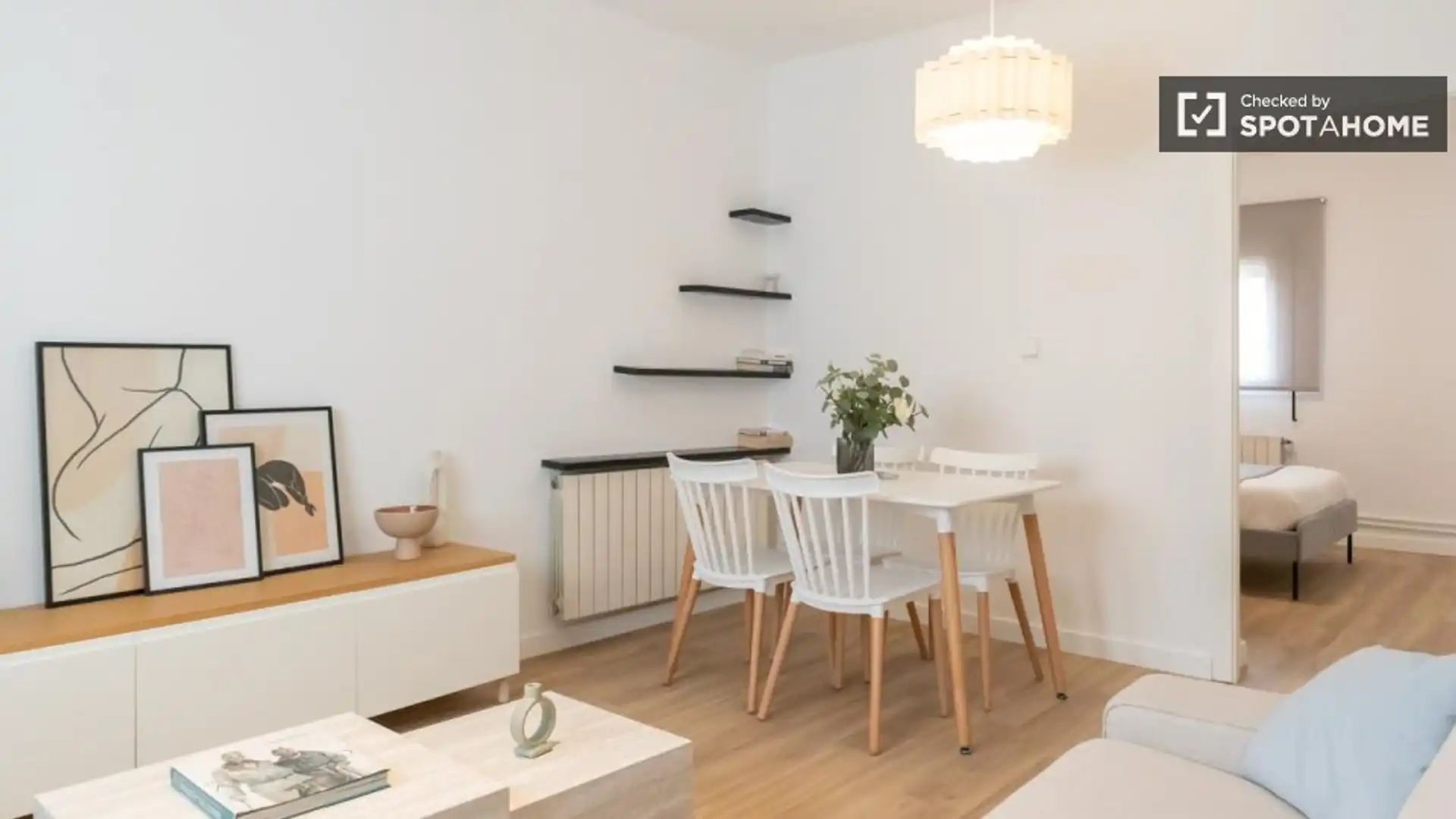 Living room of Flat for rent in  Madrid Capital  with Air Conditioner, Heating and Furnished