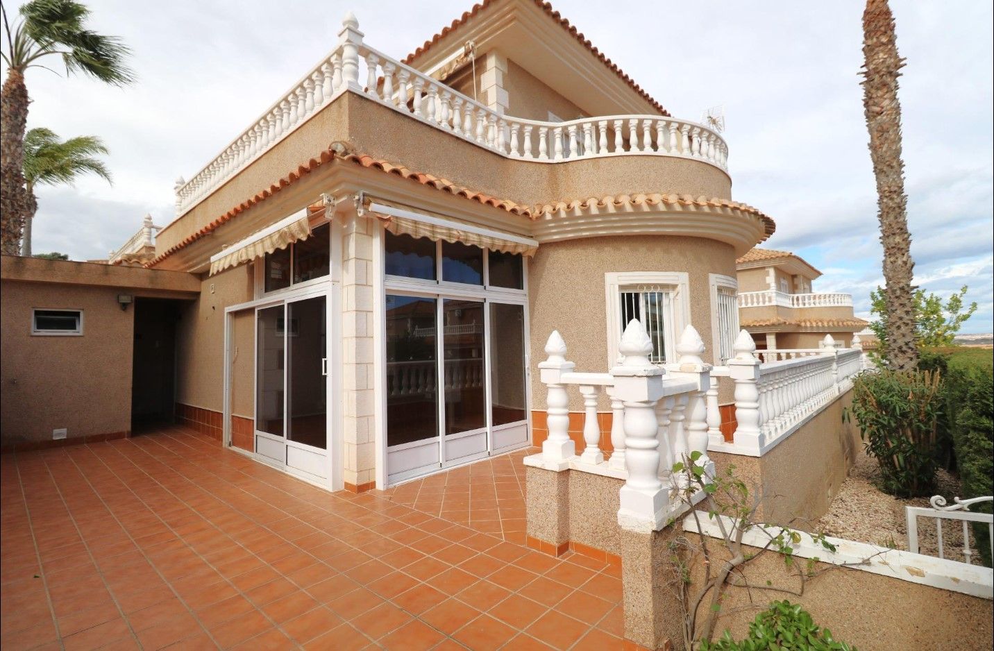 Exterior view of House or chalet for sale in Torrevieja  with Air Conditioner, Heating and Terrace