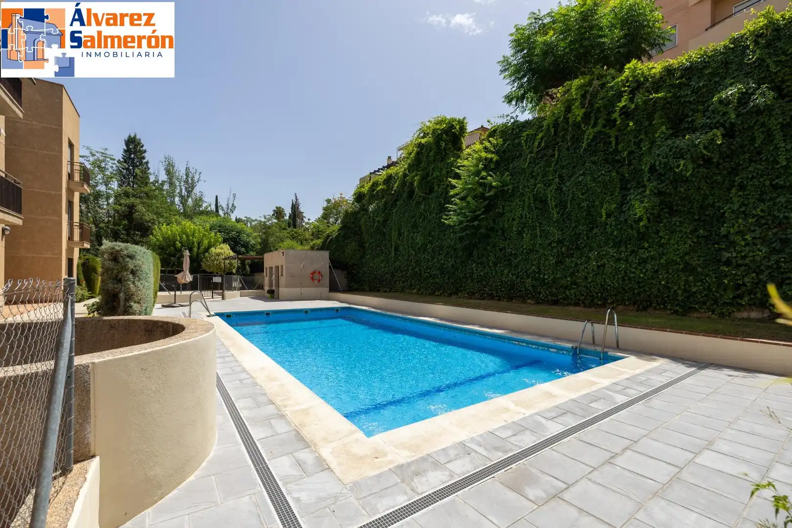 Piscina de Piso en venta en Granada