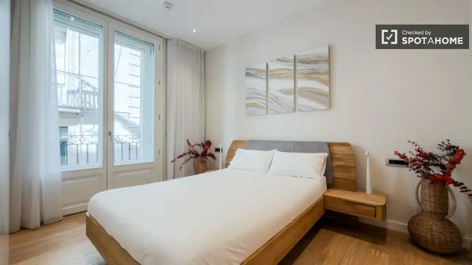 Flat with terrace to rent in Ciutat Vella, imagen 2