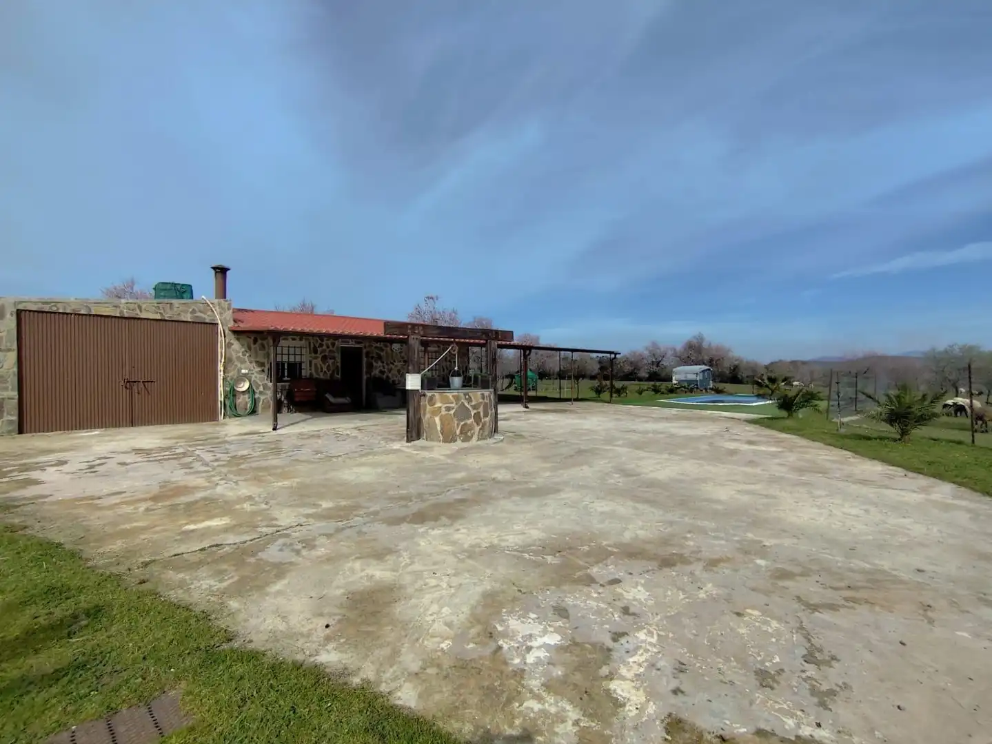 Vista exterior de Finca rústica en venta en Malpartida de Plasencia con Piscina