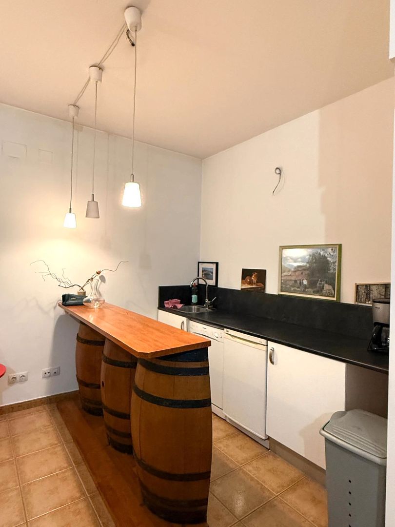 Cocina de Casa adosada en venta en Burgos Capital con Calefacción, Jardín privado y Parquet