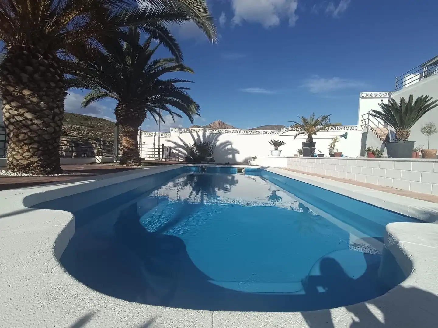 Piscina de Casa adosada en venda en Petrer amb Aire condicionat, Calefacció i Piscina comunitària