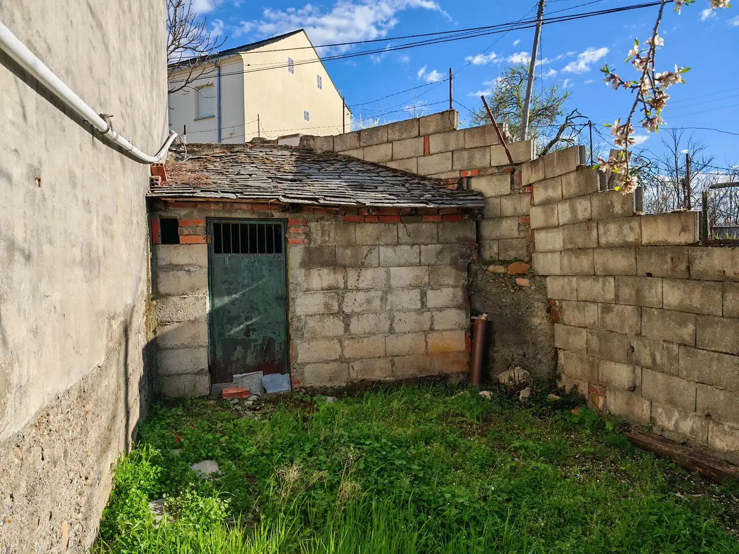 Houses for sale in Castropodame  with Private garden and Storage room