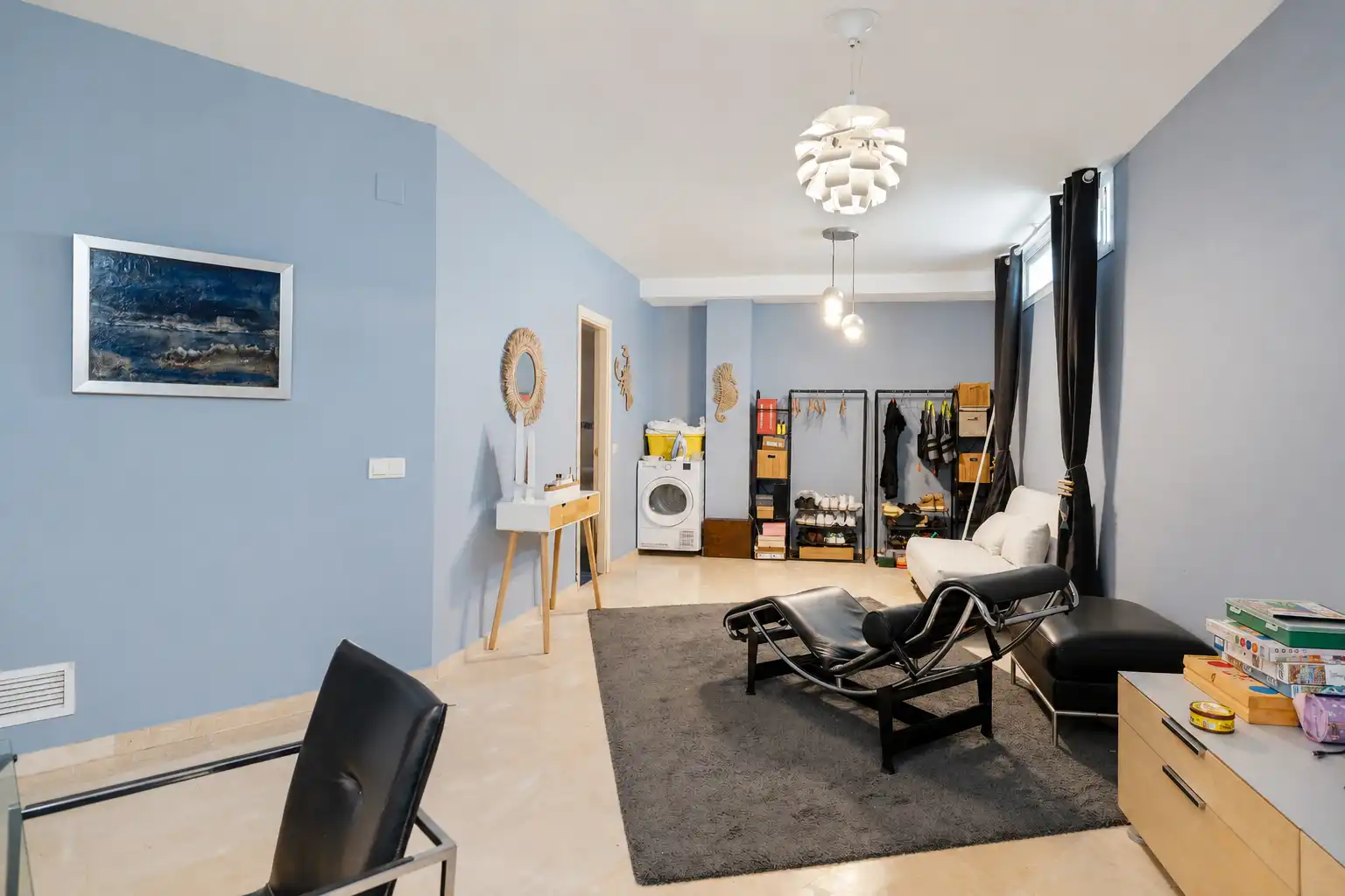 Sala d'estar de Dúplex en venda en Sotogrande amb Aire condicionat, Terrassa i Traster