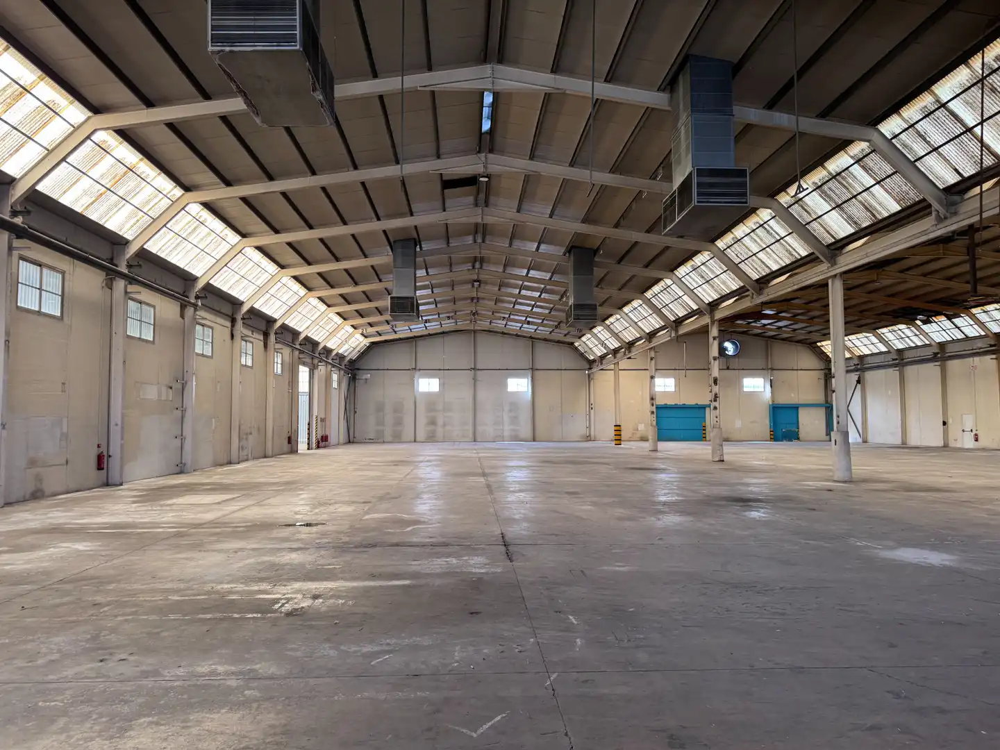 Exterior view of Industrial buildings for rent in Ceutí