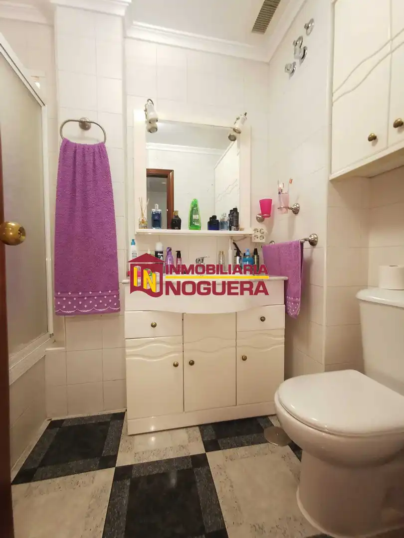 Dormitori de Casa o xalet en venda en Écija amb Aire condicionat i Moblat