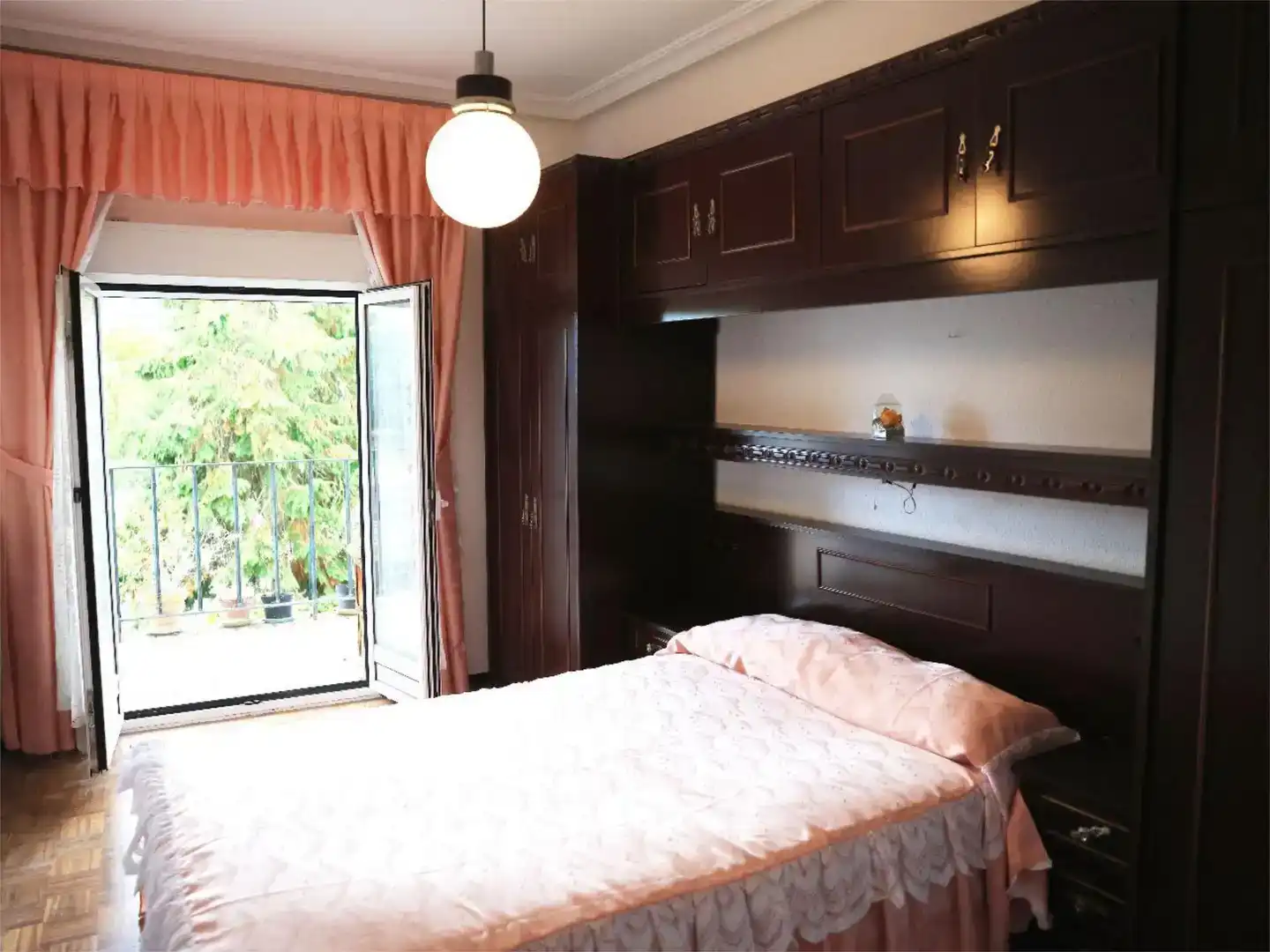 Dormitori de Casa adosada en venda en Miranda de Ebro amb Jardí privat, Parquet i Traster