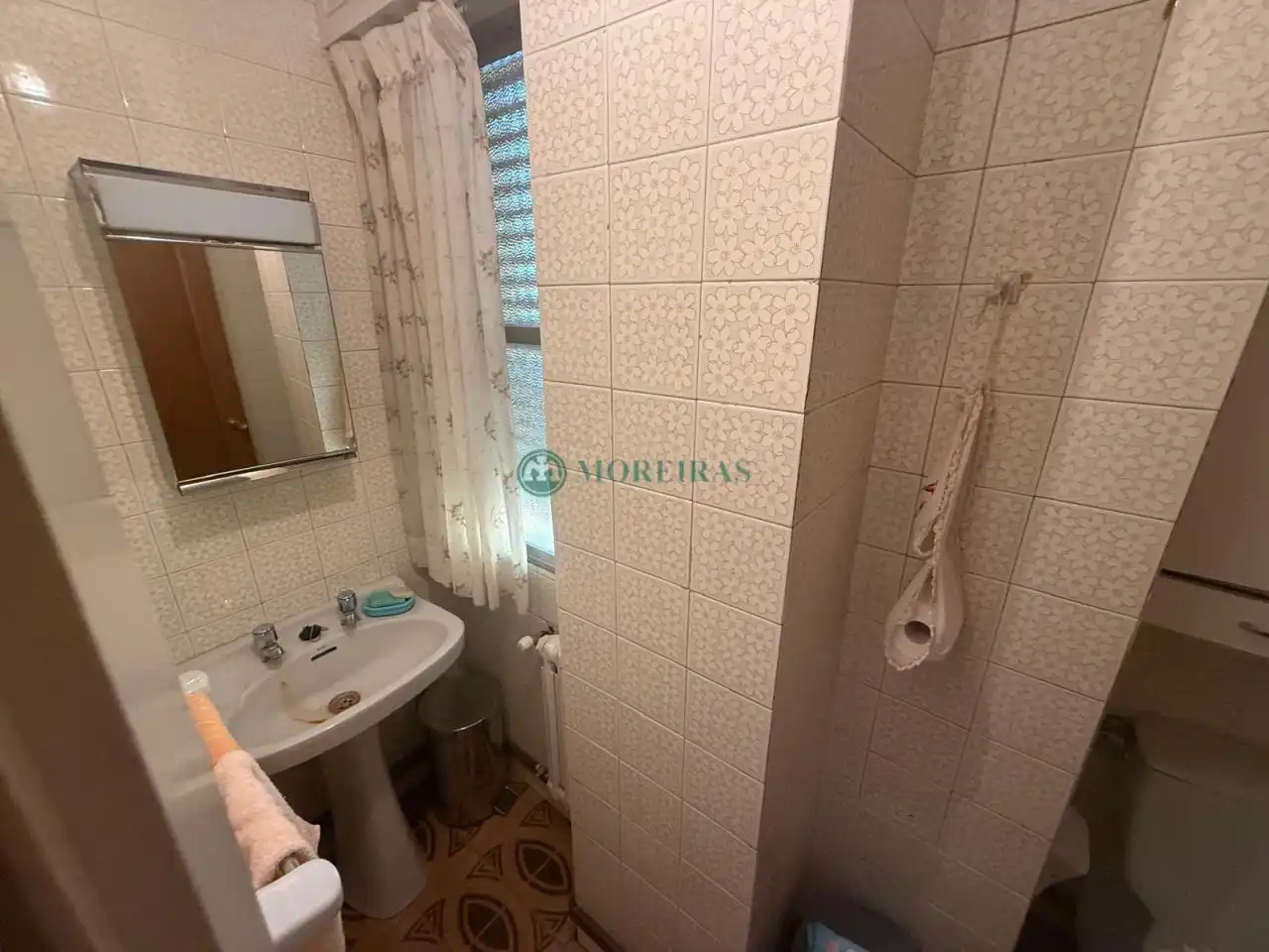 Bathroom of Flat for sale in Ourense Capital   with Heating and Storage room