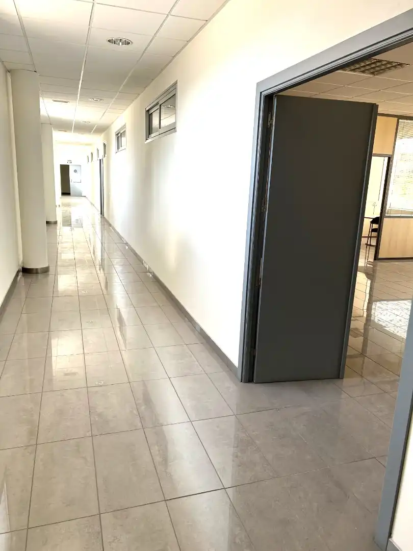 Büro zur Miete in Málaga mit Klimaanlage, Heizung und Terrasse