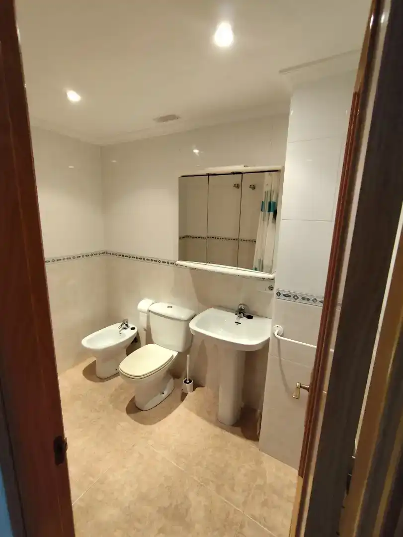 Bathroom of Flat for rent in Cistérniga  with Furnished