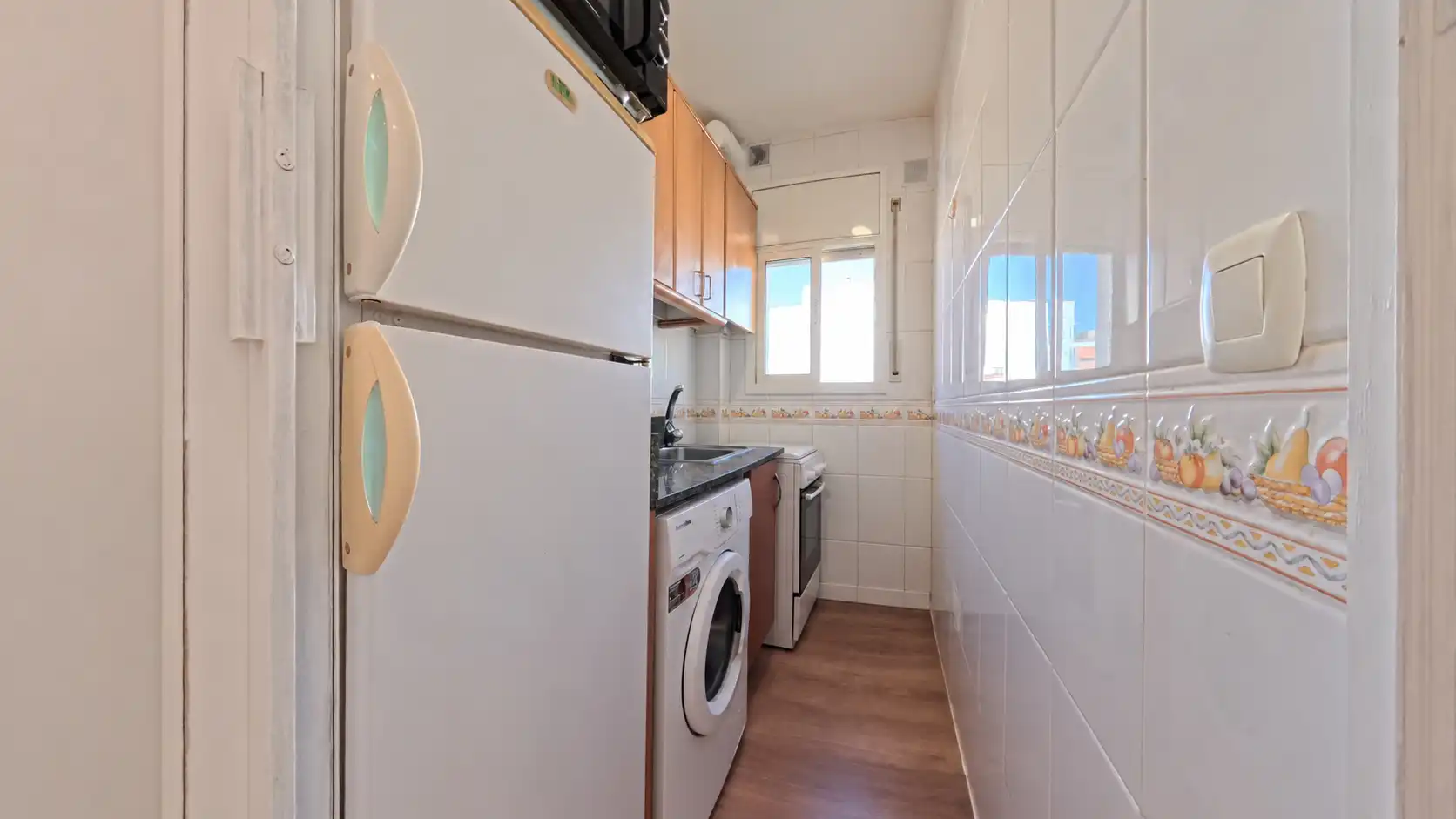 Cuina de Estudi en venda en Calafell amb Parquet, Moblat i Balcó