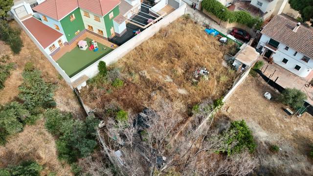 Terreno residencial en Venta en Avenida del Editor Ángel Caffarena, 30 en Los Almendros - El Limonero - El Tomillar