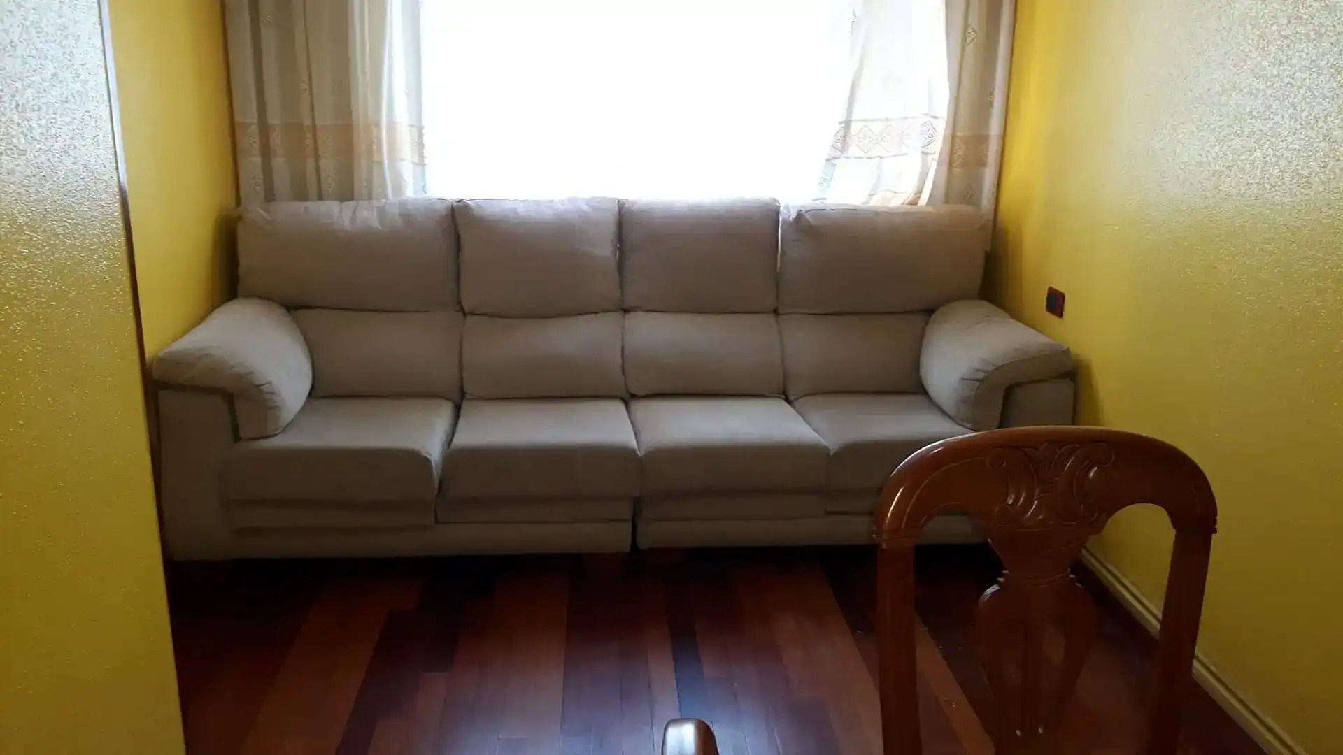 Sala d'estar de Pis de lloguer en Lugo Capital amb Aire condicionat i Balcó