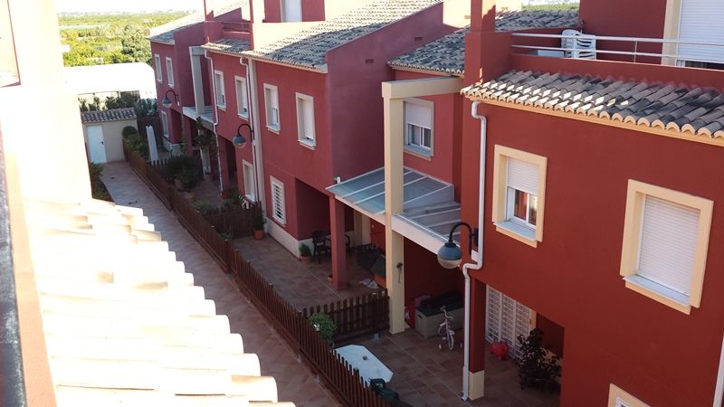 Vista exterior de Casa adosada en venda en Palmera amb Aire condicionat, Terrassa i Traster