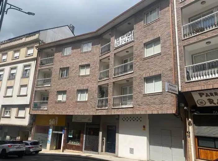Vista exterior de Piso en venta en Ordes
