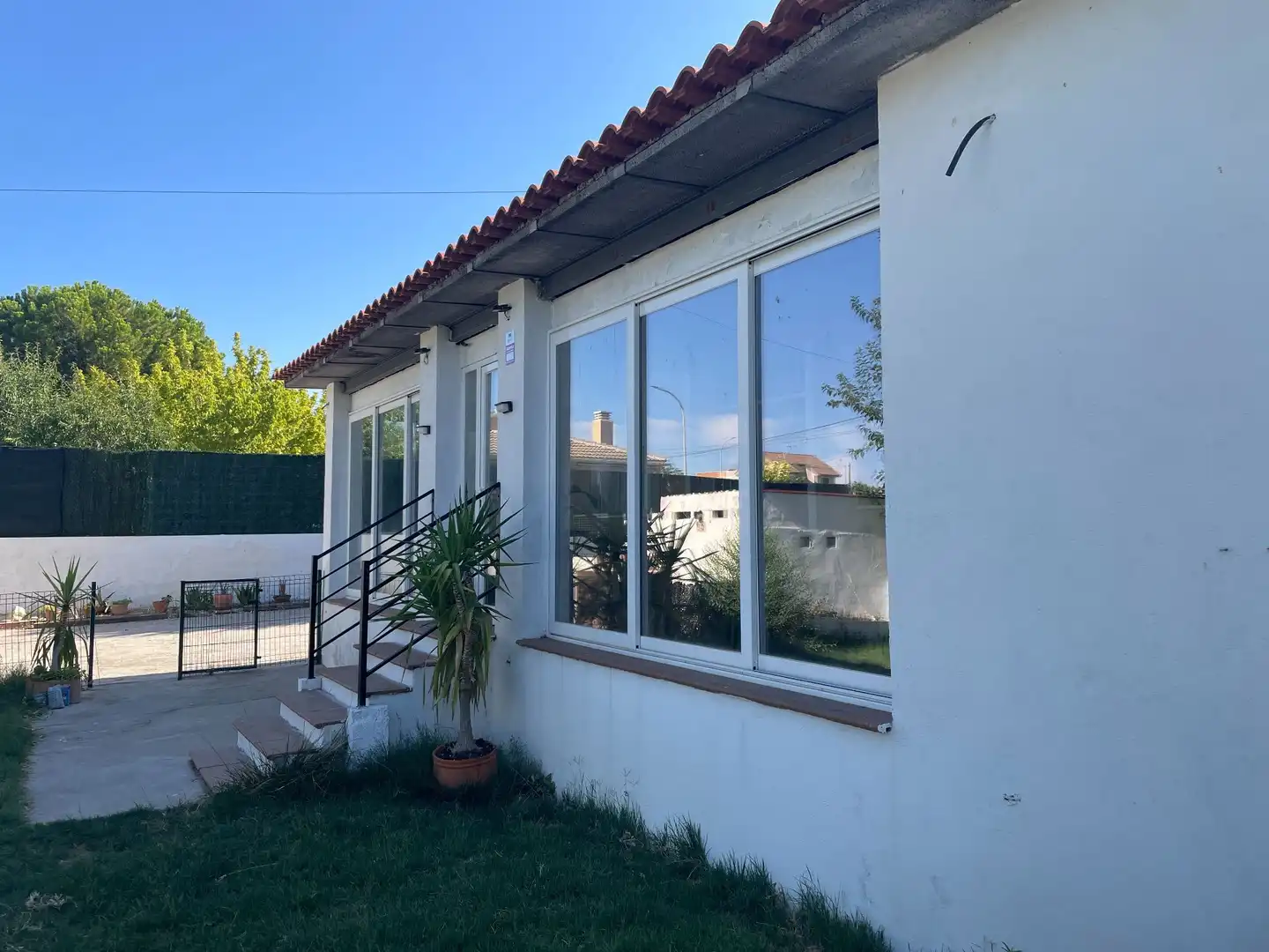Vista exterior de Casa o xalet en venda en Colmenar de Oreja amb Calefacció, Jardí privat i Terrassa
