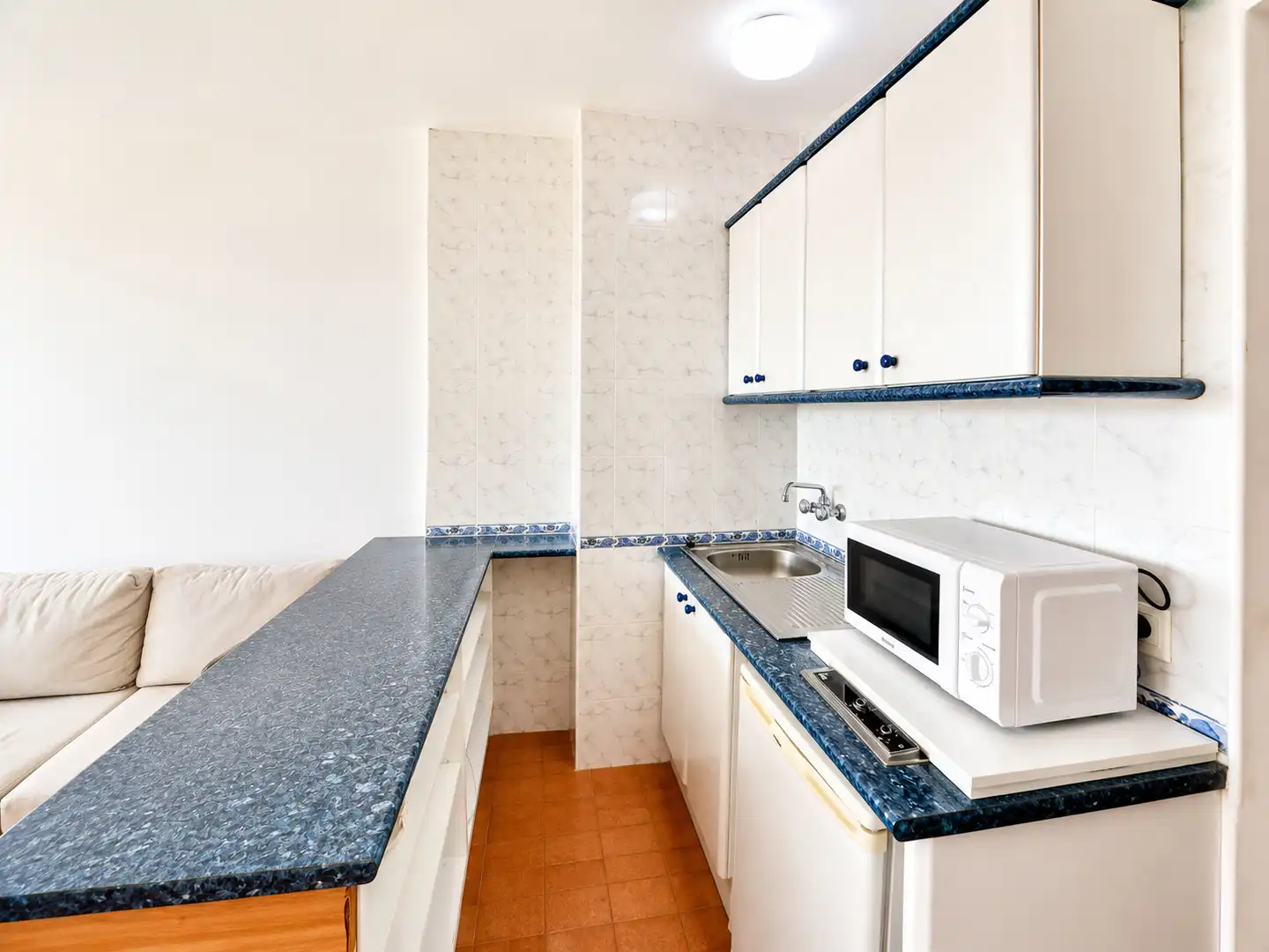 Kitchen of Study for sale in Torremolinos  with Air Conditioner, Terrace and Microwave